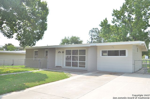 1st image of 418 Craigmont Ln
