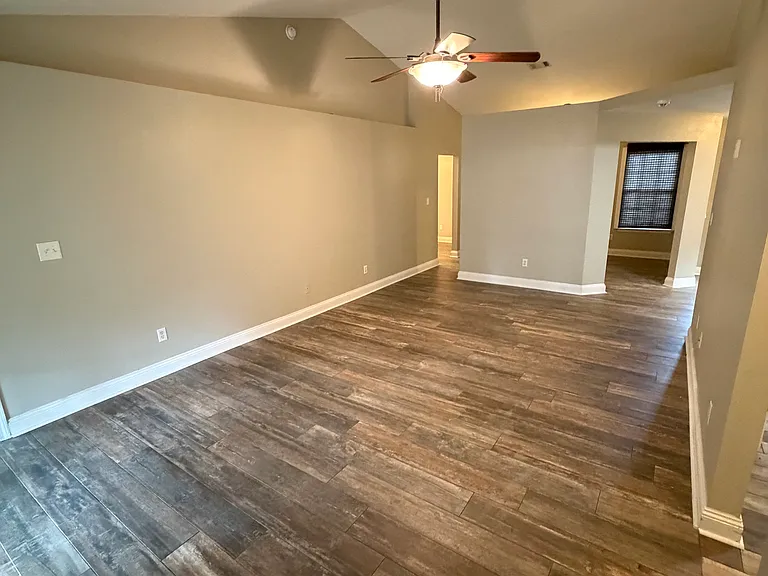 214 Mirabelle Cir — Photo 7