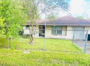 2425 Woodgate St, Houston, TX 77039