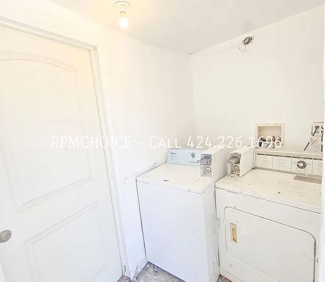 554 E Brett St #A — Photo 8