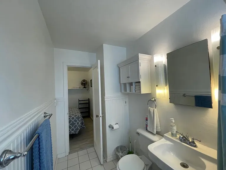 1520 G St #1 — Photo 11