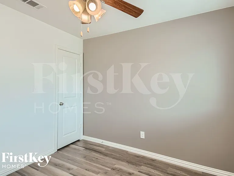 7360 Parkside Place Dr — Photo 21