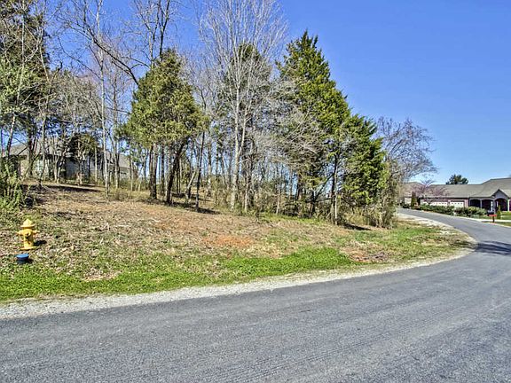 4th image of 411 Cayuga Dr