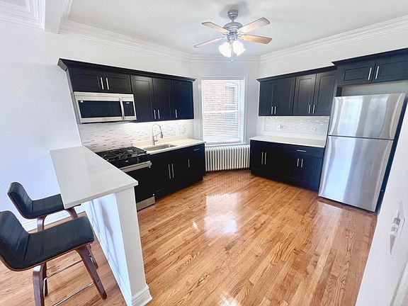 3rd image of 6619 Cermak Rd #2F