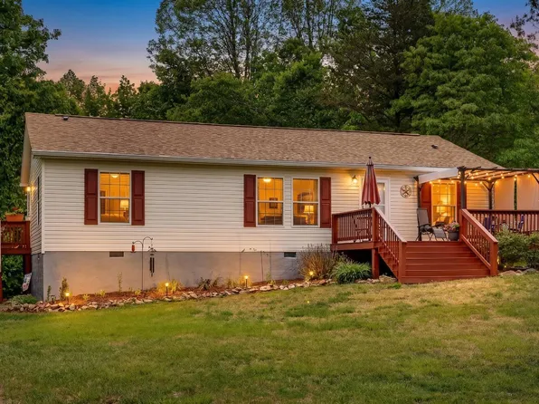1512 Miller Lake Rd, Burkeville, VA 23922