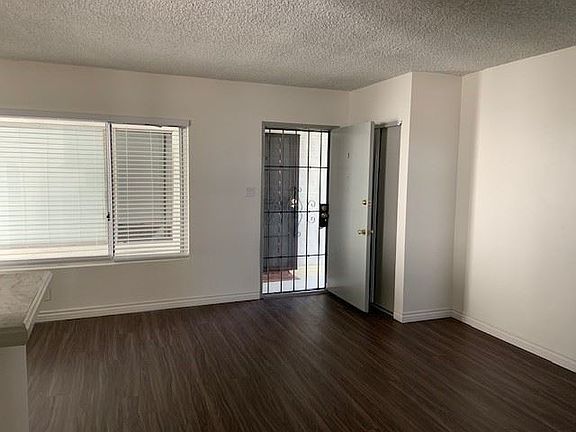 5th image of 1318 W Gardena Blvd APT I