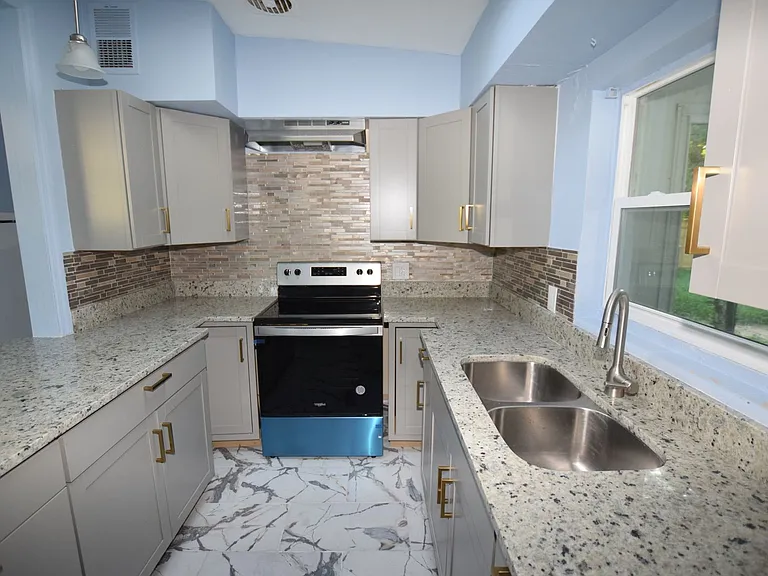 2637 Healy Dr — Photo 8