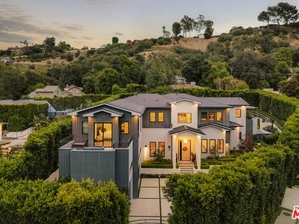 15321 Kingswood Ln, Sherman Oaks, CA 91403