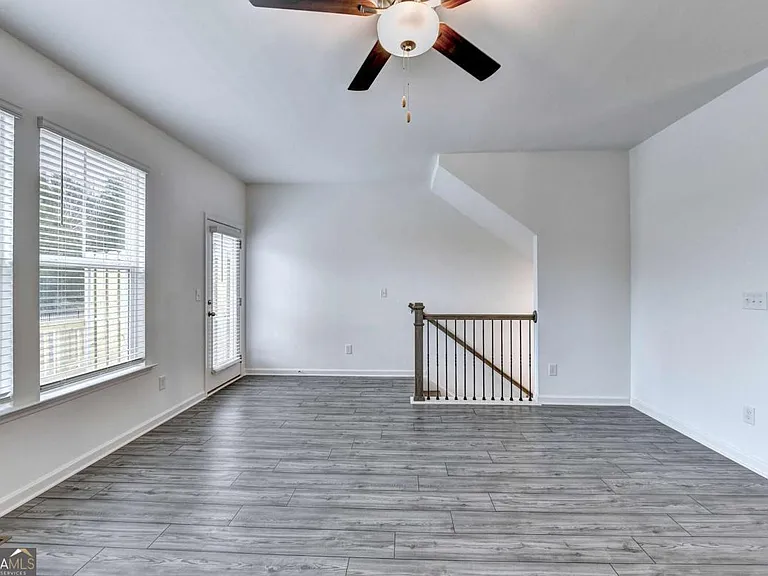 477 Danville Ave — Photo 13