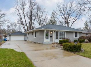 7220 Clinton Ave, Minneapolis, MN 55423