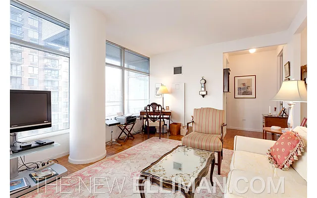 Rented by Douglas Elliman | media 17