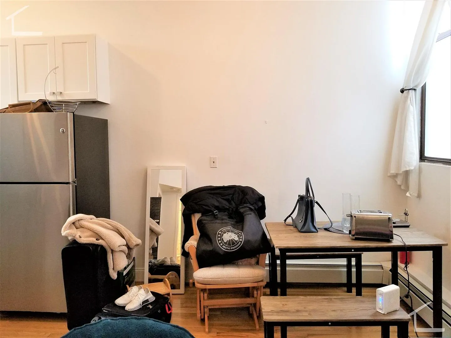 No Brokers Fee, Large Unit, Heat, Hot Water Included, Laundry on a Site — Photo 2