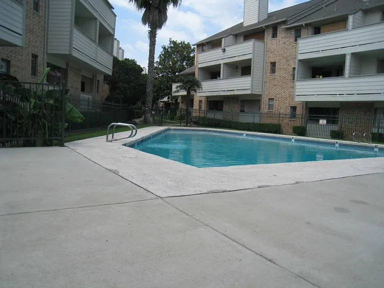 2500 Burleson Rd #402 — Photo 21