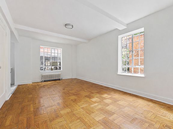 3rd image of 140 E 40th St APT 2F