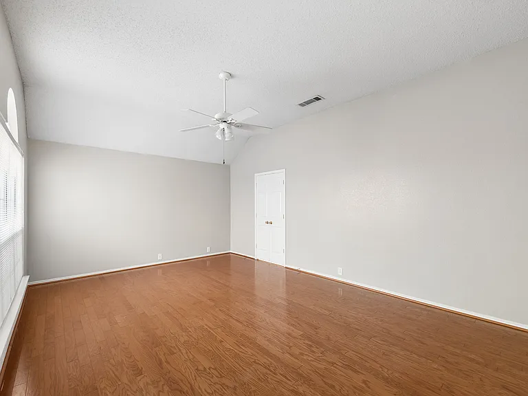 10613 Brandenberg Dr — Photo 15