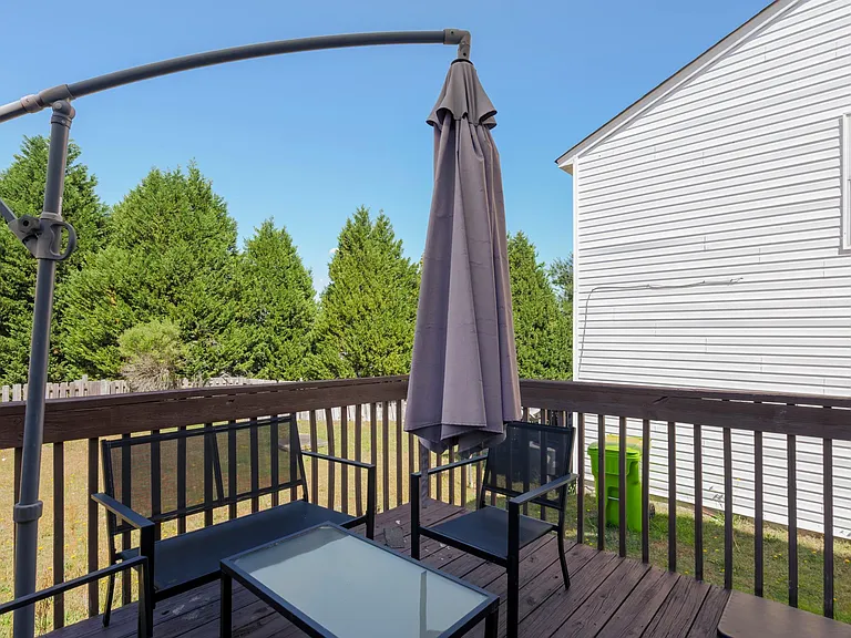 105 Curvewood Rd — Photo 23