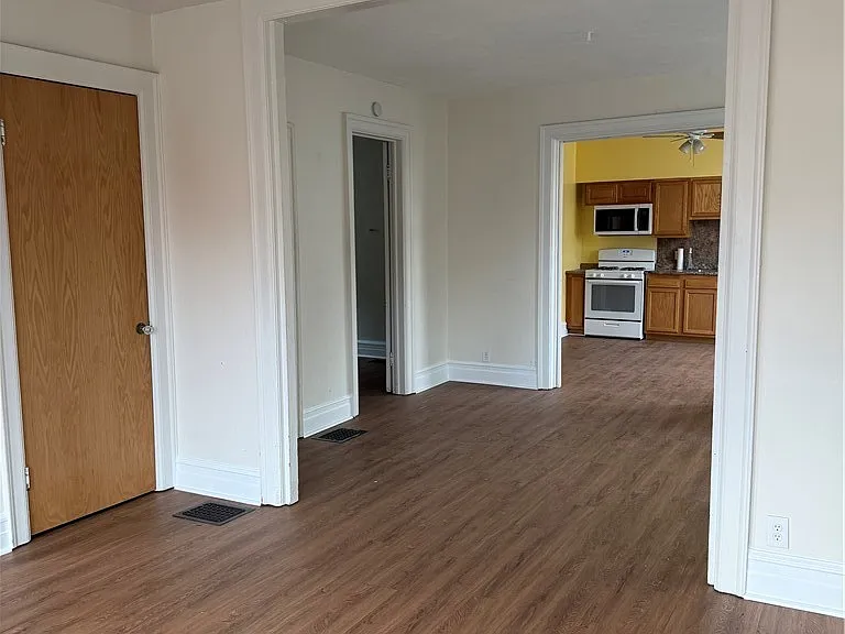 1015 Elmwood Ave #2 — Photo 7