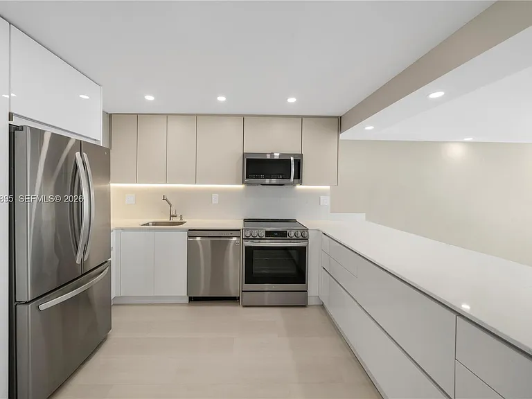 1865 Brickell Ave #A606 — Photo 4