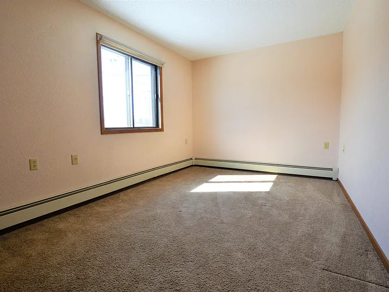 150 5th St S #4 — Photo 7