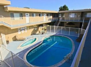 800 Meyer Ln #S, Redondo Beach, CA 90278