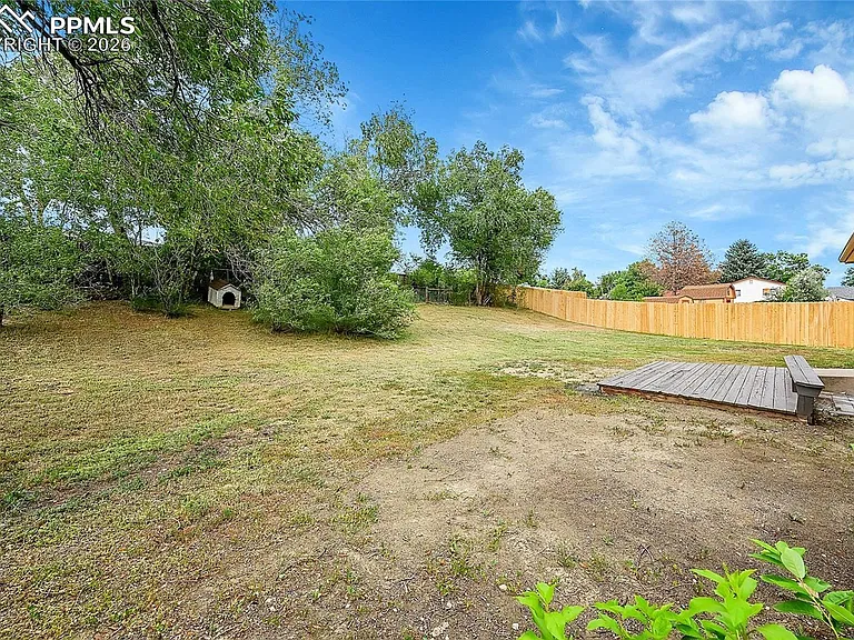 239 Tanna Ct — Photo 6