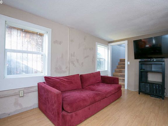 5th image of 3606 NE 44th St