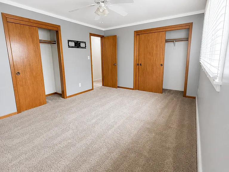 1536 W Auburn Rd — Photo 11