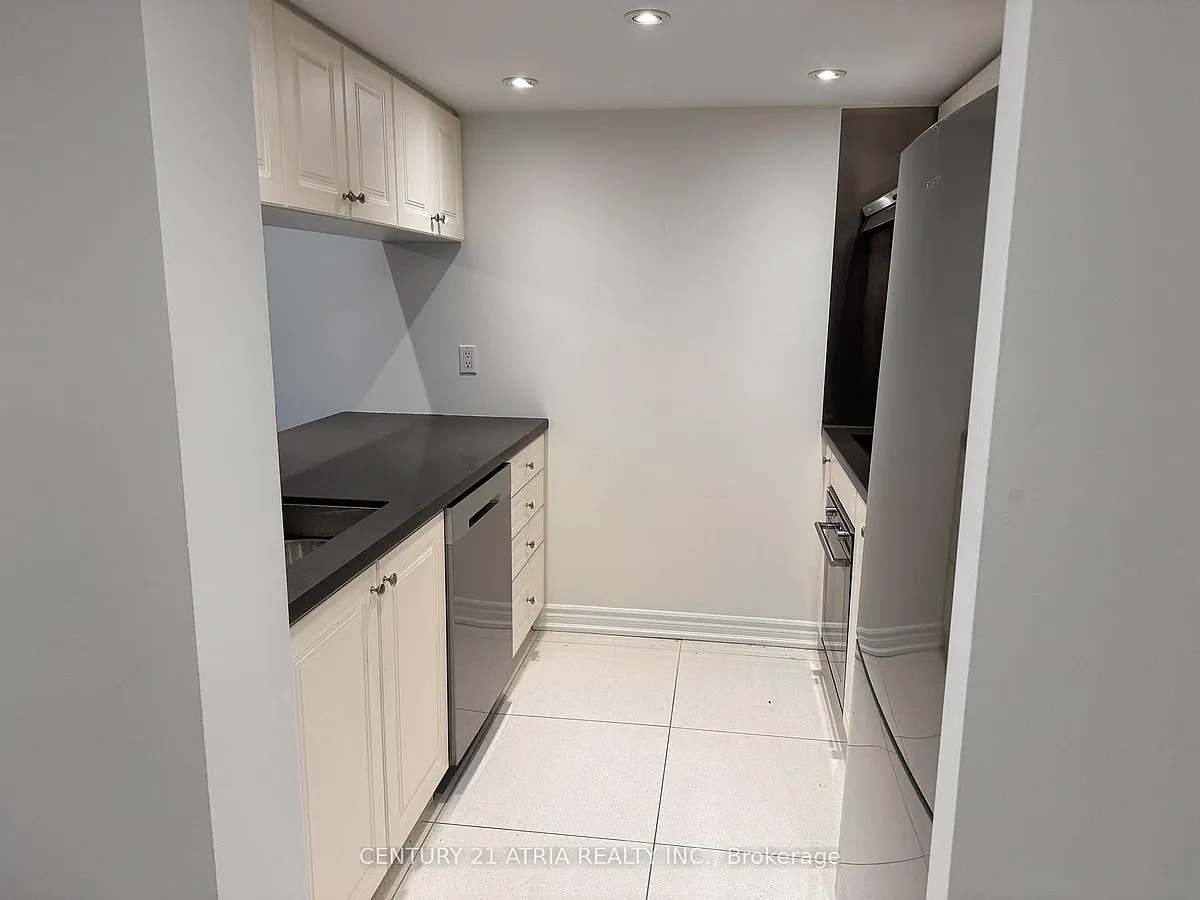 Building Photo - 38 Elm St #1807