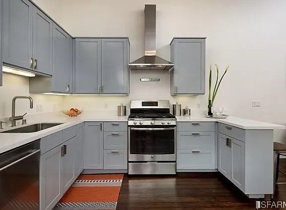 3rd image of 465 Oak St
