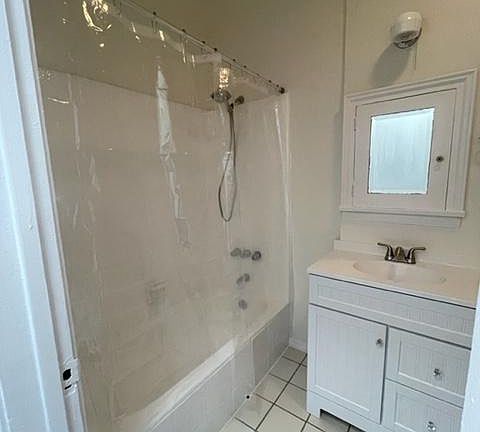 2nd image of 1353 1/2 S Cloverdale Ave