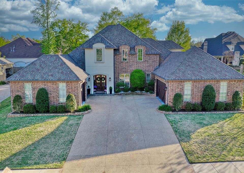 1st image of 2324 Mirabeau Dr