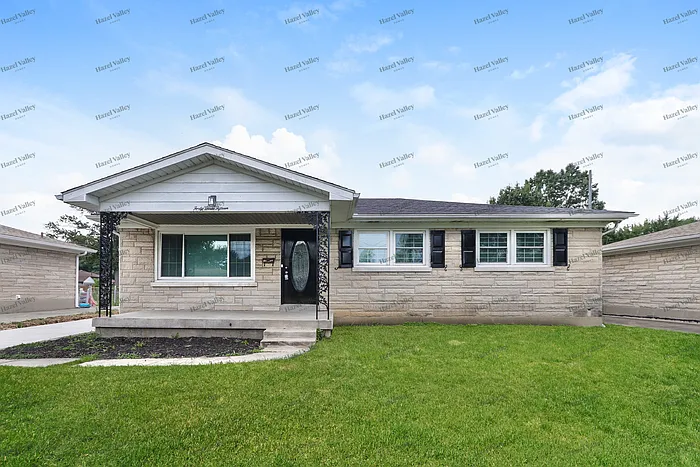 3 bed, 2.0 bath, 2118 sqft, $1,790 — Photo 2