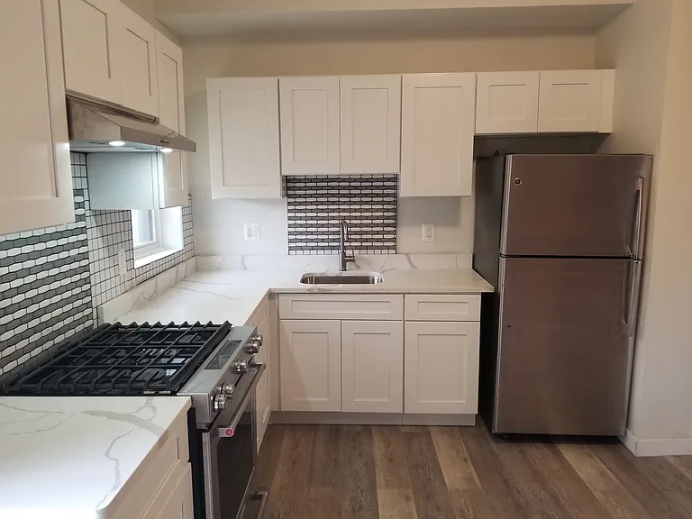 725 12th St NE — Photo 38