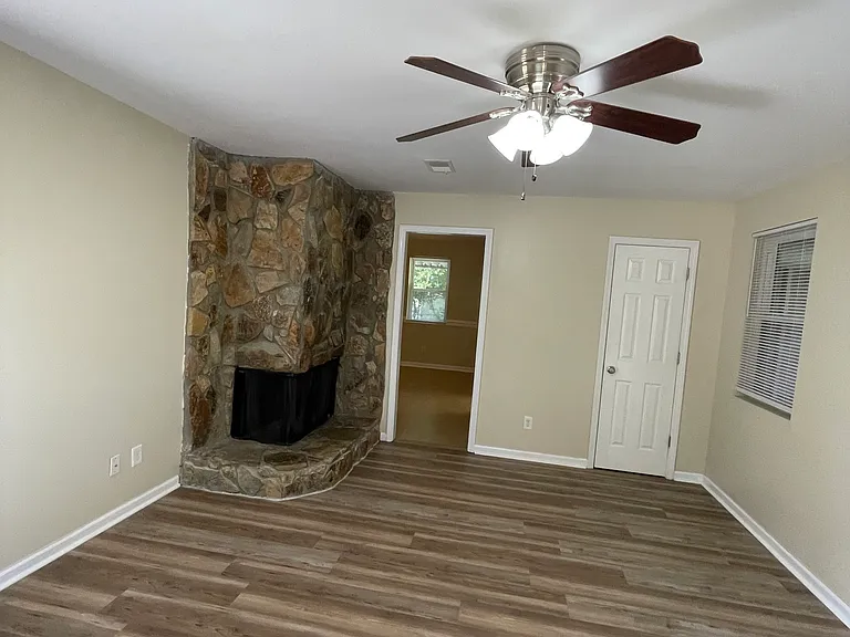 2302 Woodsman Dr — Photo 3