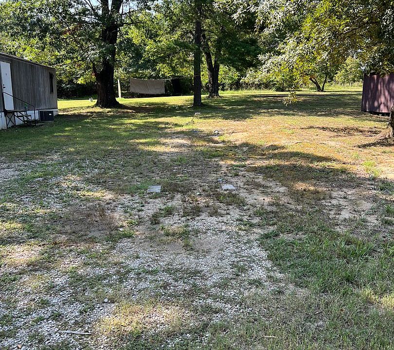 2nd image of 2747 Hickman Rd
