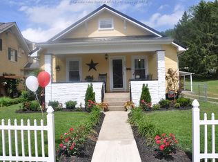 264 Jackson Ave, Madison, WV 25130