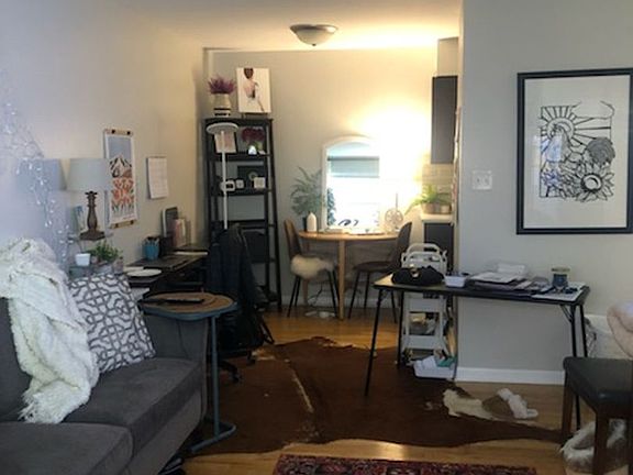 4th image of 468 W Melrose St #350
