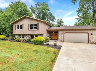 344 Old Oak Dr, Cortland, OH