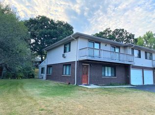 802 Warner St #1, Hampshire, IL 60140