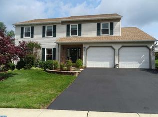 36 Flint Ridge Dr, Shillington, PA 19607