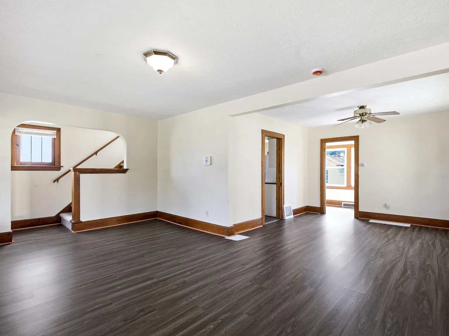 3 bed, 1.5 bath, 1266 sqft, $1,400 — Photo 2