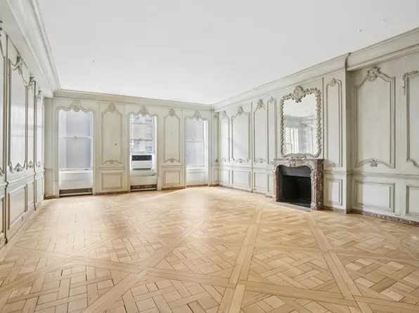 480 Park Avenue image 1 of 18