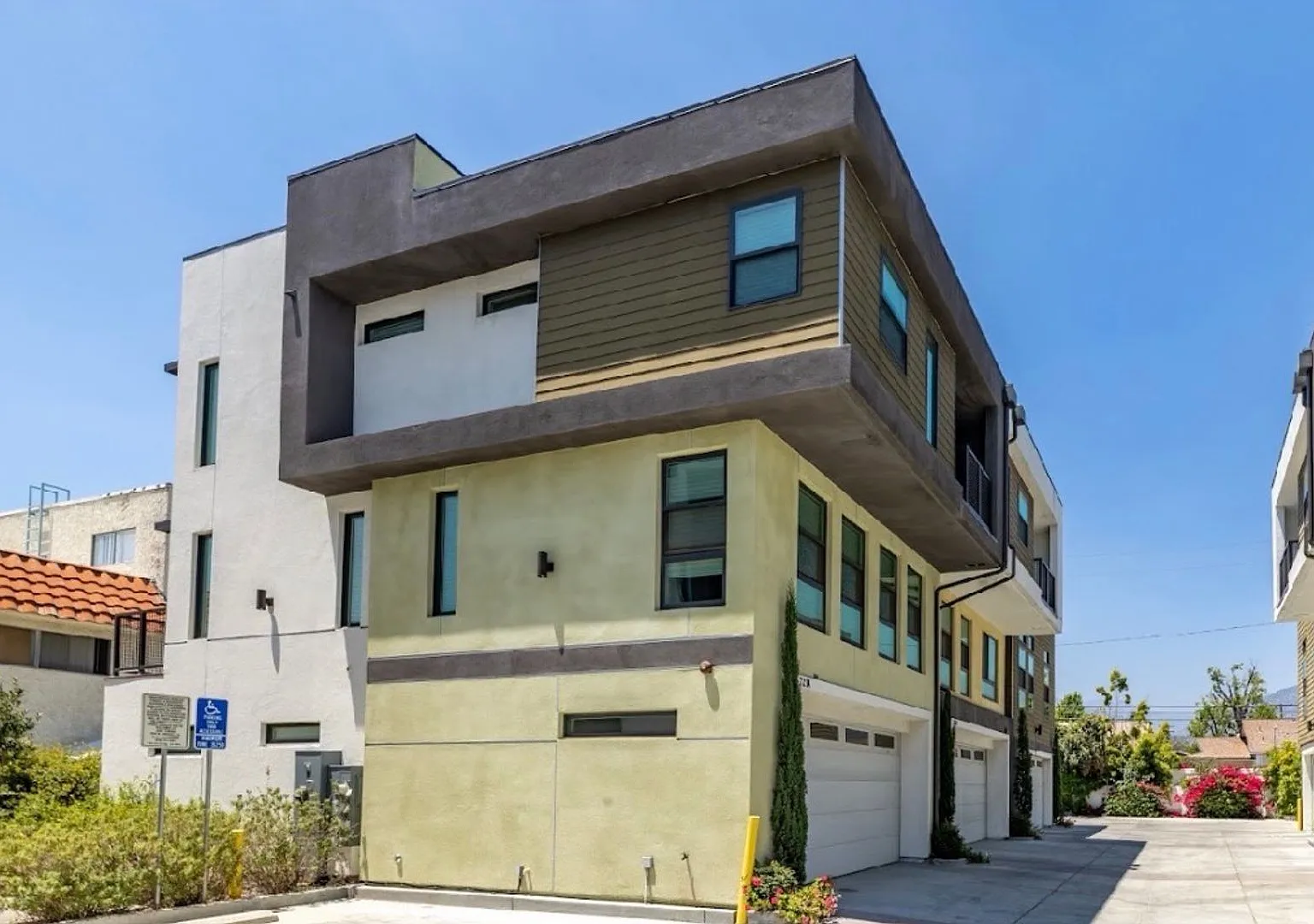 3 bedroom 3.5 bath condo — Photo 1