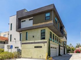 721 W Duarte Rd, Monrovia, CA