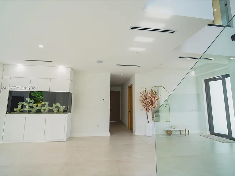 9330 SW 34th St — Photo 34