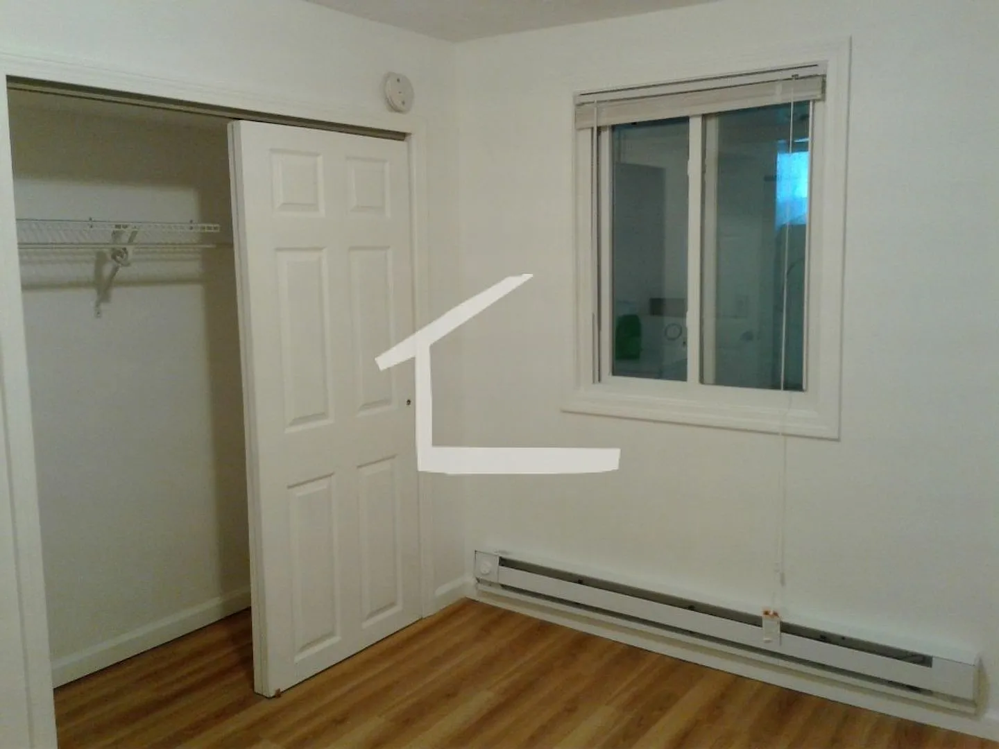 Prime BC Location. Entire House for Rent, Deck, Laundry, Parking — Photo 4