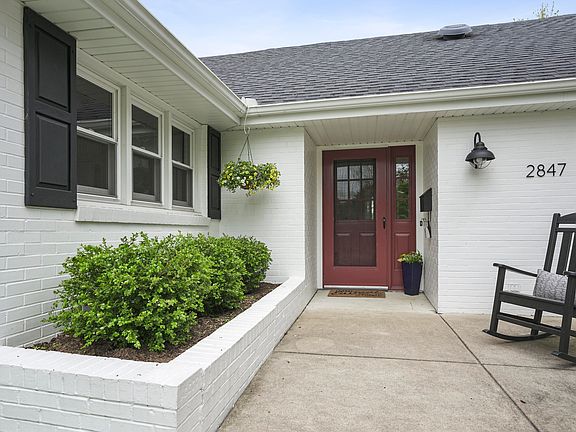 5th image of 2847 Elmwood Dr SE