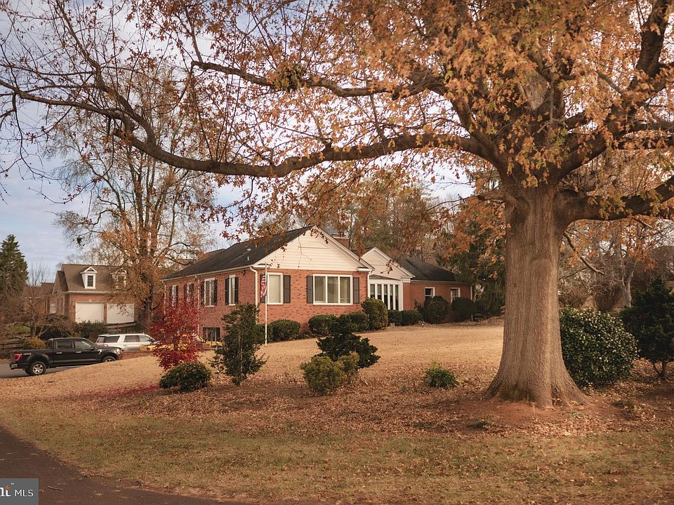 1st image of 660 Country Club Rd