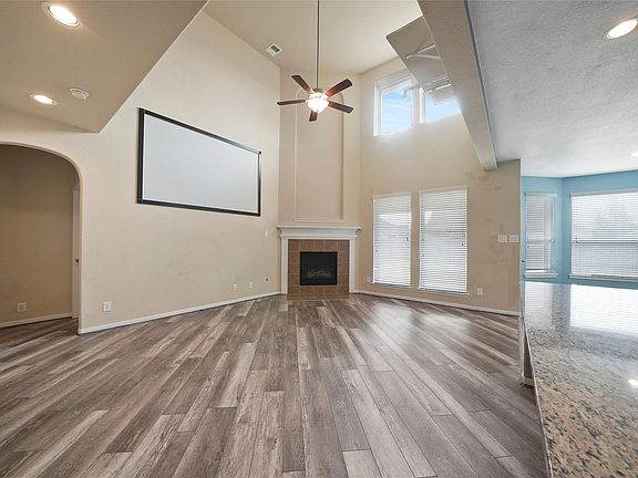 4th image of 21339 Shadbush Ave