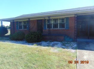 348 Hurts Chapel Rd, Jackson, TN 38301